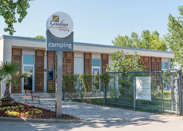 Gradina Kamp alanı 3*